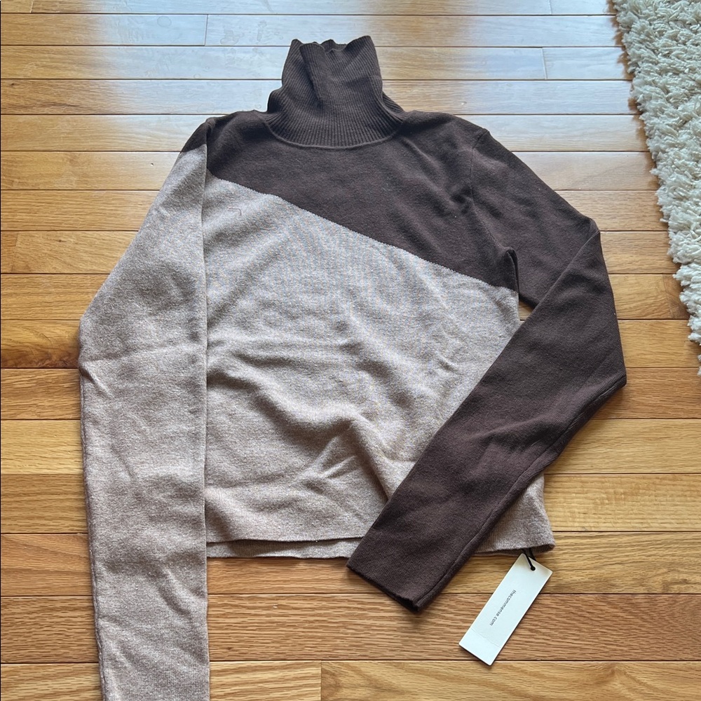 Commense Brown and Tan Turtleneck Sweater